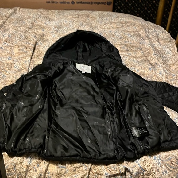 Guess Jackets - Picture 13 of 16